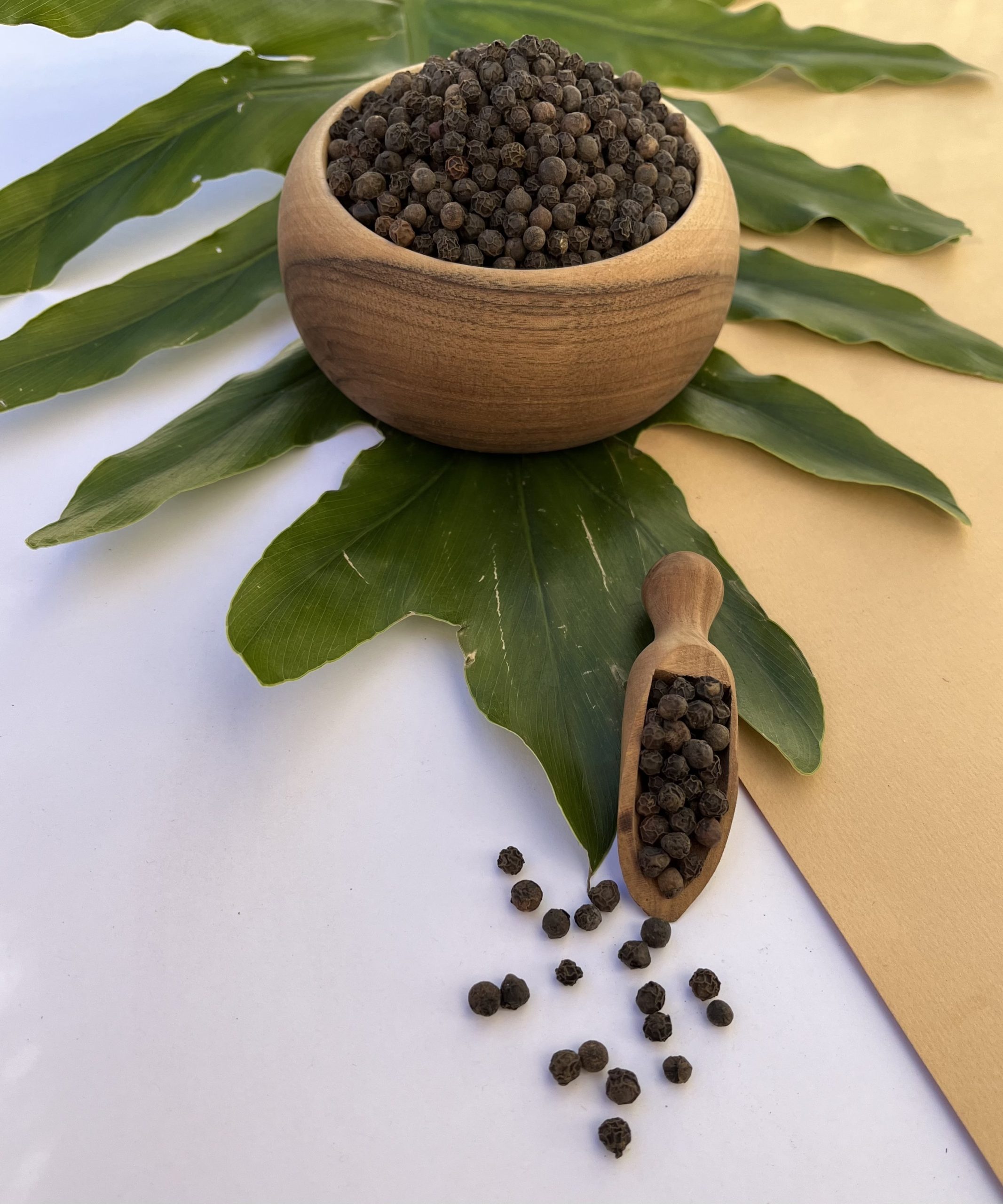 فلفل سیاه دان درشت-min